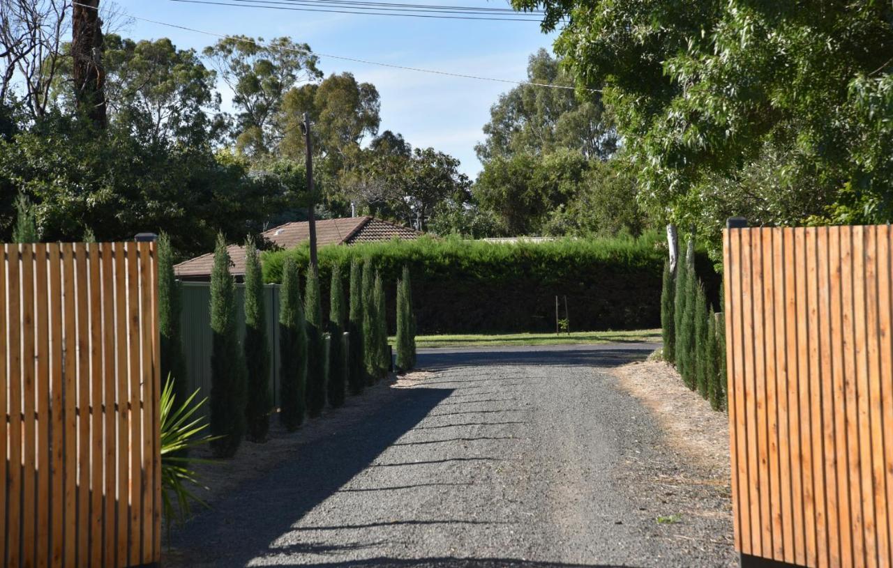 Kennedy House Euroa Perfect For Short Term Stays Bagian luar foto