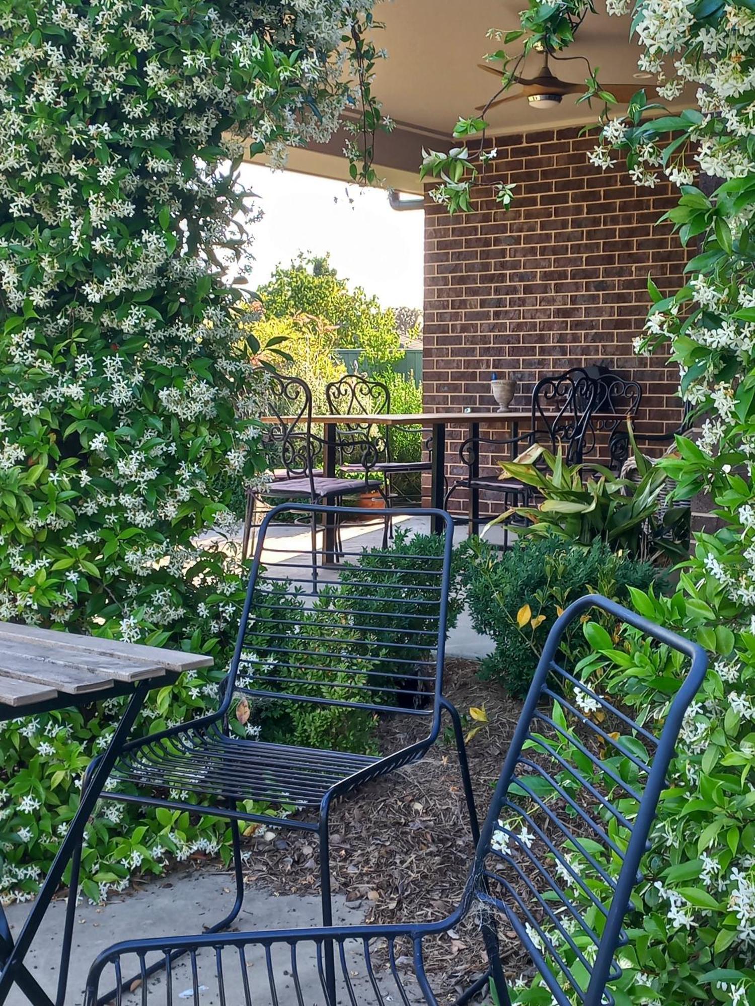 Kennedy House Euroa Perfect For Short Term Stays Bagian luar foto